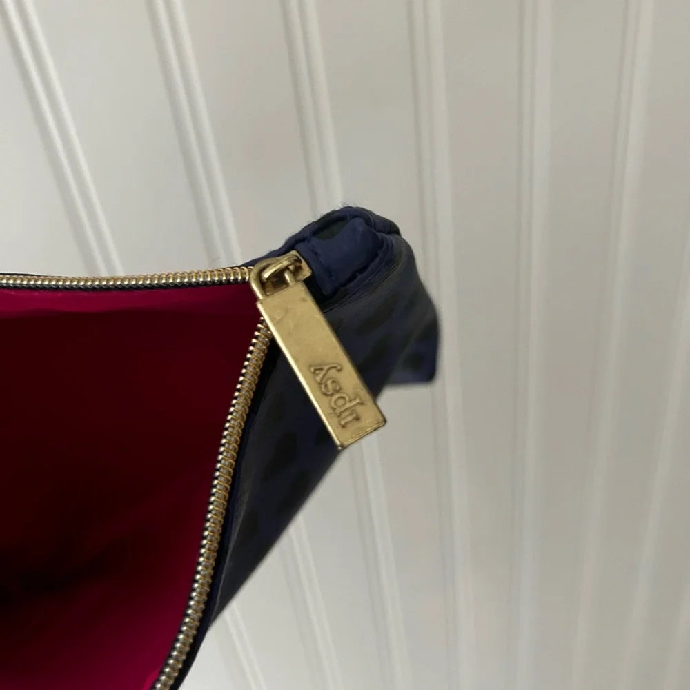 Ipsy Cosmetic Pouch Navy Blue Hearts Zipper